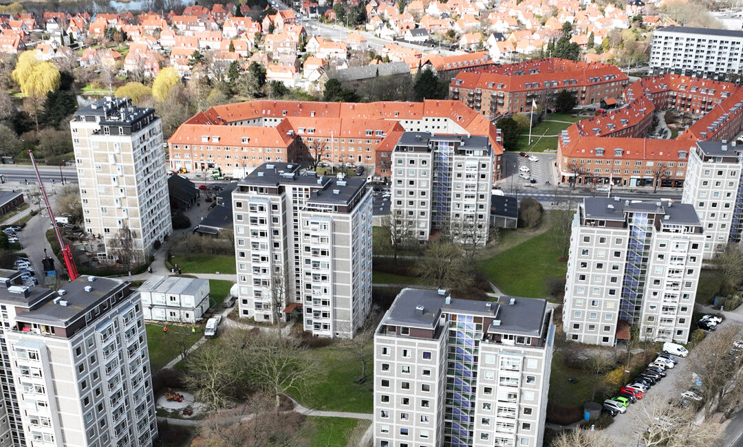 Boligforening vil sikre lærepladser på renovering af Danmarks første højhuse